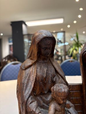 A Flemish carved wooden 'Adoration of the Magi' group, 18th C. — 照片 6