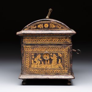 A Flemish gilt-tooled leather casket with hunting scenes, probably Antwerp, early 17th C. — 照片 6