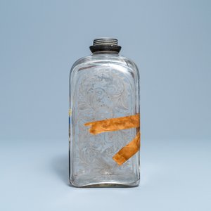 A Flemish or Dutch glass marriage bottle with inscription and coat of arms, dated 1723 — photo 3
