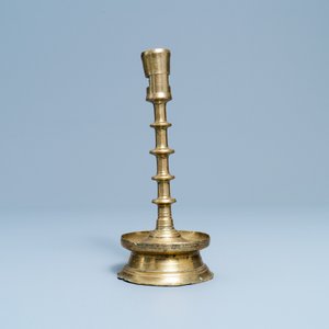 A Flemish or Dutch knotted bronze candlestick, 15th C. — photo 2