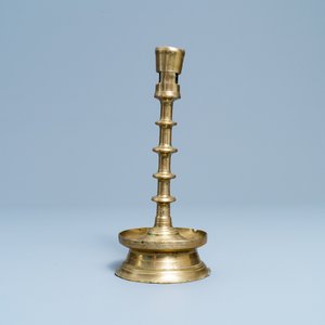 A Flemish or Dutch knotted bronze candlestick, 15th C. — photo 4
