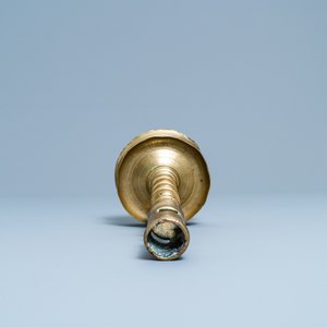 A Flemish or Dutch knotted bronze candlestick, 15th C. — photo 5