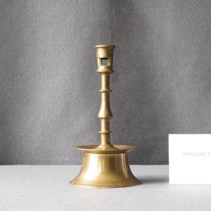 A Flemish or Dutch knotted bronze candlestick, 16th C. — photo 7