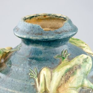 A Flemish pottery Art Nouveau vase with frogs, signed MP for Maes, Torhout, 20th C. — 照片 6
