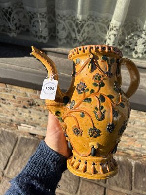 A Flemish pottery ewer and cover, Torhout, 18th C. — photo 2