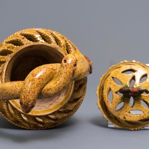 A Flemish pottery fire pit and cover, Torhout, 19th C. — 照片 5
