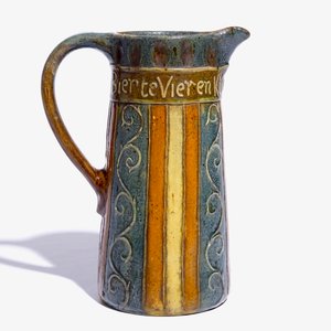 A Flemish pottery jug with proverbial inscription, signed LMV, Torhout, ca. 1900 — 照片 4