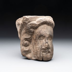 A Flemish sandstone fragment of a male head, 17th C. — 照片 1