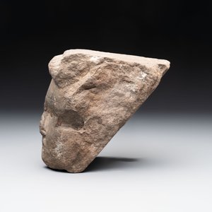 A Flemish sandstone fragment of a male head, 17th C. — 照片 5