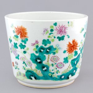 A floral Chinese porcelain famille rose jardiniere, 19th C. — foto 1