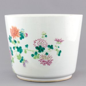 A floral Chinese porcelain famille rose jardiniere, 19th C. — foto 4