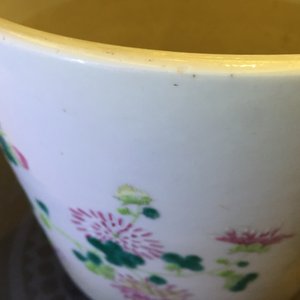 A floral Chinese porcelain famille rose jardiniere, 19th C. — foto 8