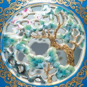 A four-piece Chinese famille rose revolving and reticulated vase, Qianlong mark, Republic — 照片 16