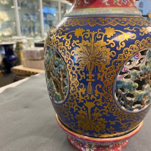 A four-piece Chinese famille rose revolving and reticulated vase, Qianlong mark, Republic — 照片 31