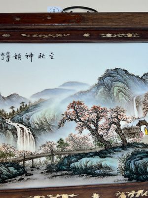 A framed Chinese famille rose 'Mountainous Landscape' plaque, after Wang Yeting 汪野亭, 20th C. — photo 5