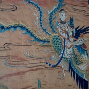 A framed Chinese silk embroidery, 19th C. — foto 4