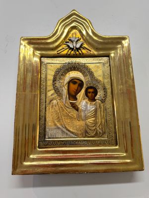 A framed Russian icon of the Kazan Mother of God with a silver-gilt riza — foto 4