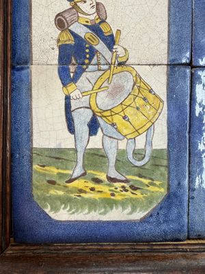 A framed six-piece 'Musicians' tile panel and two 'Landscape' tiles, France, 19th C. — foto 3