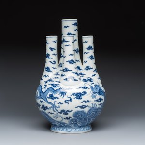 A French blue and white chinoiserie 'Dragon' tulip vase — photo 3
