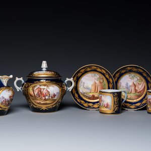 A French blue-ground Sèvres-style 6-piece tea service, 19th C. — 照片 1