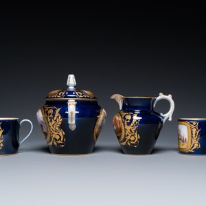 A French blue-ground Sèvres-style 6-piece tea service, 19th C. — 照片 7