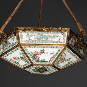 A French chandelier inset with Chinese famille verte plaques, 19th C. — foto 4
