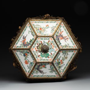A French chandelier inset with Chinese famille verte plaques, 19th C. — foto 7