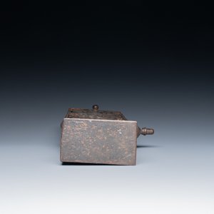 A French engraved wrought iron noble lock plate, 17th C. — photo 6