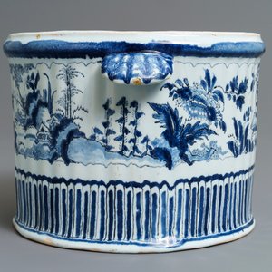 A French faience chinoiserie cooler in blue, white and manganese, Nevers, 17/18th C. — 照片 5