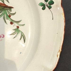A French faience de l'Est plate with a bear, Les Islettes or Moustiers, 18th C. — photo 5