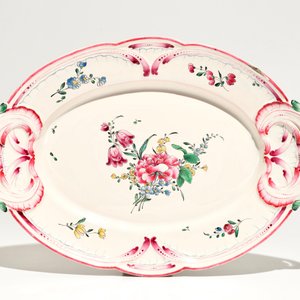 A French faience de l'Est tureen and cover on stand, 19th C. — photo 3