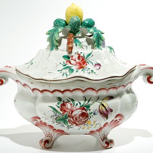 A French faience de l'Est tureen and cover on stand, 19th C. — 照片 7