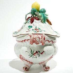 A French faience de l'Est tureen and cover on stand, 19th C. — 照片 8