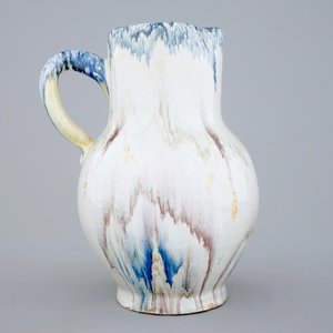 A French faience faux-marbre jug, Rouen, Poterat workshop, 18th C. — photo 4