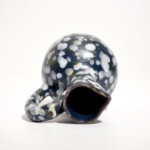 A French faience jug with blue ground "A la bougie" design, Nevers, 17th C. — 照片 6