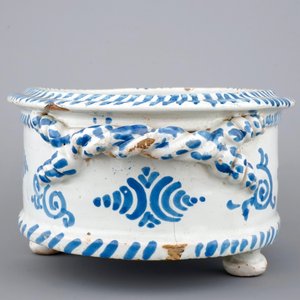 A French faience oval basin, Nevers, 17/18th C. — 照片 3