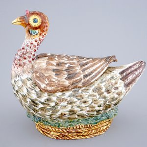 A French faience polychrome duck-shaped tureen and cover, 18/19th C. — photo 1