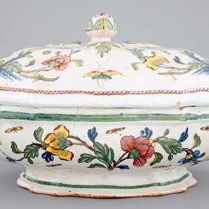 A French faience tureen and cover, Rouen, 18th C. — 照片 3