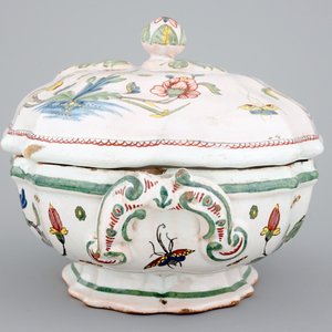 A French faience tureen and cover, Rouen, 18th C. — 照片 4