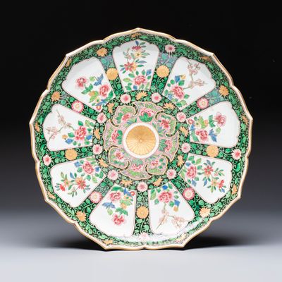 A French famille rose-style dish with floral design, Samson, Paris, 19th C.