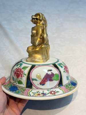 A French famille rose-style 'Xi Xiang Ji' covered vase, Samson, Paris, 19th C. — foto 14