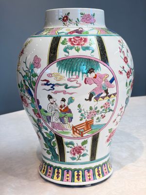 A French famille rose-style 'Xi Xiang Ji' covered vase, Samson, Paris, 19th C. — foto 2