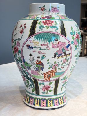 A French famille rose-style 'Xi Xiang Ji' covered vase, Samson, Paris, 19th C. — foto 4