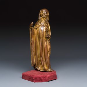 A French gilt-bronze figure of a female saint — foto 1