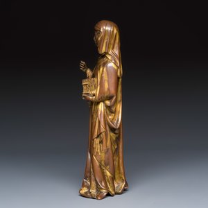 A French gilt-bronze figure of a female saint — foto 3