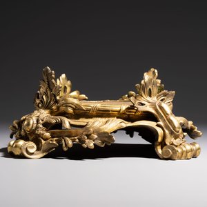 A French gilt-bronze 'Louis XV' style stand, 19th C. — 照片 2