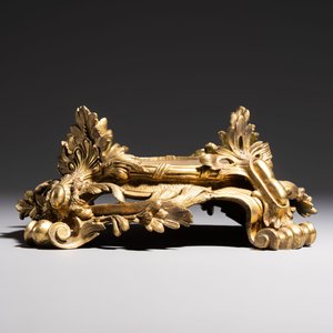 A French gilt-bronze 'Louis XV' style stand, 19th C. — 照片 4