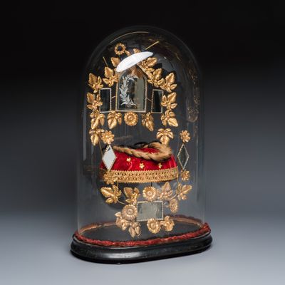 A French gilt-metal globe de mariée bridal keepsake with glass dome, late 19th C.