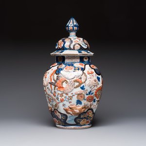 A French Imari-style 'Phoenixes' vase and cover with relief design, Samson, Paris, 19th C. — photo 7