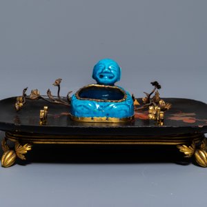 A French lacquer and gilt bronze inkwell with a Chinese turquoise-glazed brush washer, Kangxi and 19th C. — 照片 7